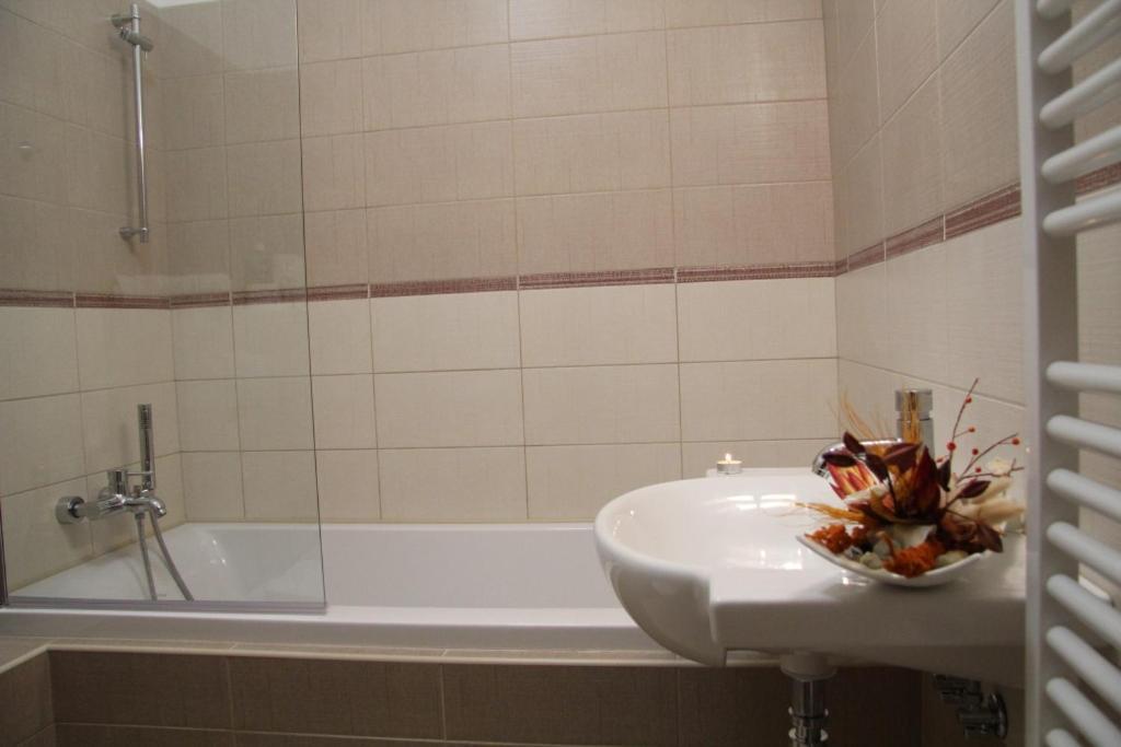 Ubytovaci Hostinec Na Skalach Budislav  Exterior photo